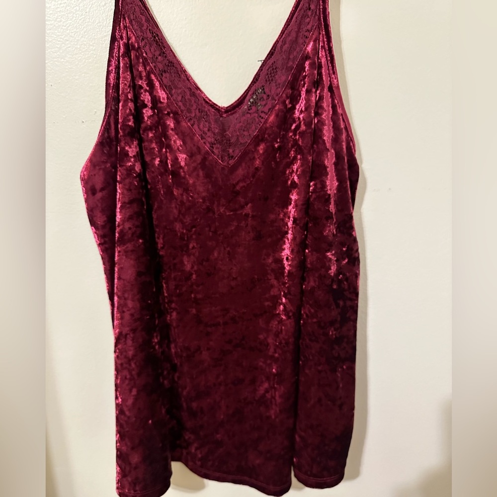 torrid Crushed Velvet Lace-Trim Tank Top in Burgundy - Picture 4 of 5
